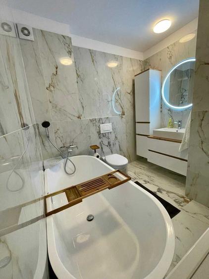 Apartament cu 3 camere decomandat în Florești