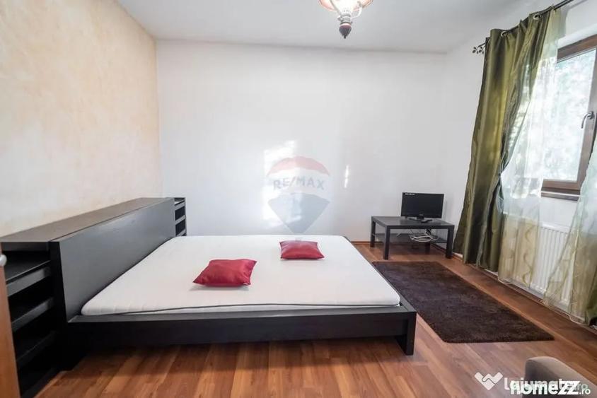 Casă cu 5 camere cu Teren 500 Mp în Brănești