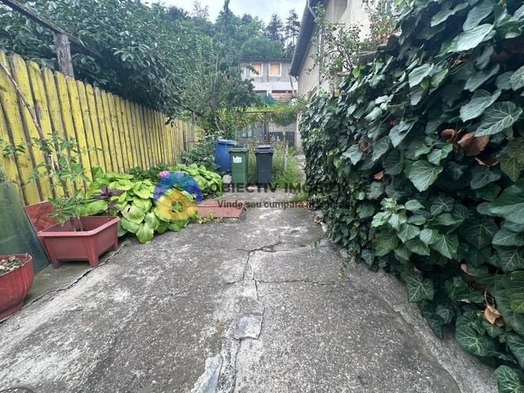 Casă cu 3 camere cu Canalizare în Central