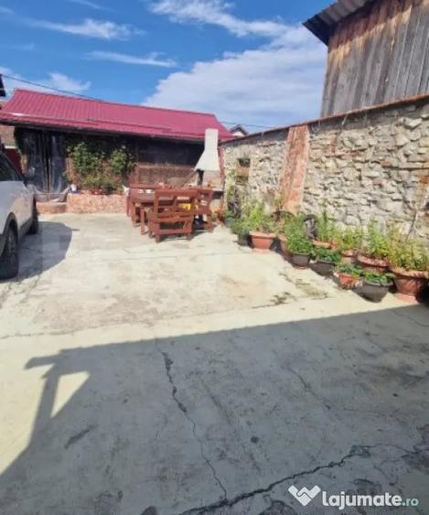 Casă cu 5 camere cu Teren 835 Mp în Satulung