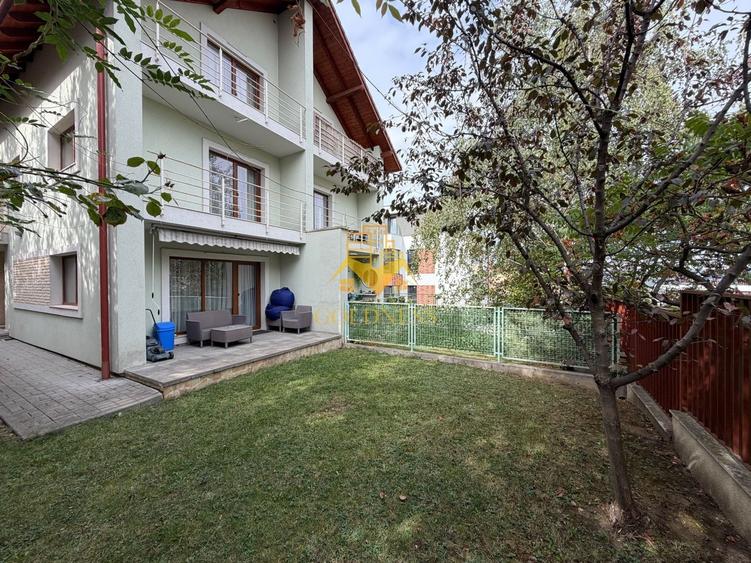 Duplex cu 5 camere cu Canalizare în Andrei Mureșanu