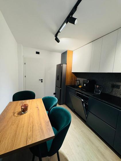 Apartament cu 3 camere decomandat, mobilat în Nerva Traian