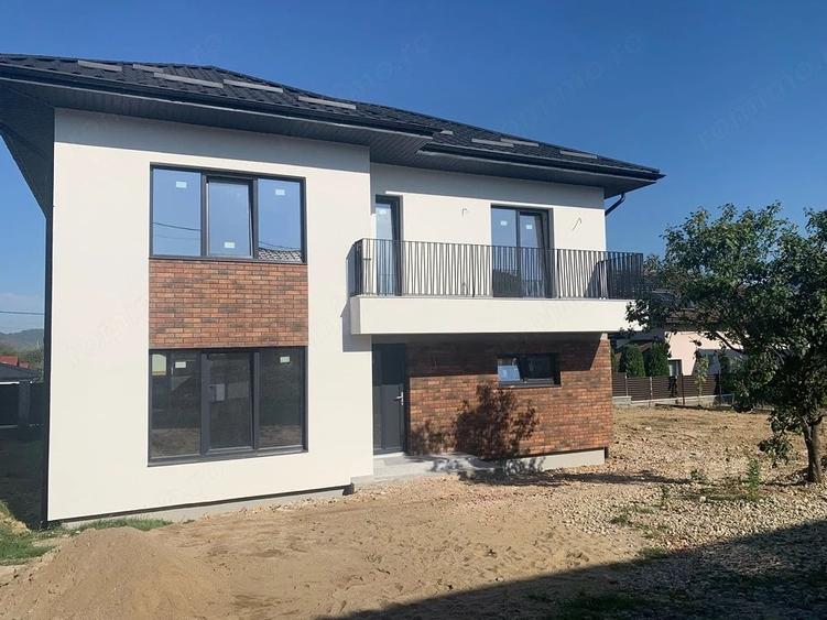 Casă cu 5 camere cu Teren 500 Mp în Central