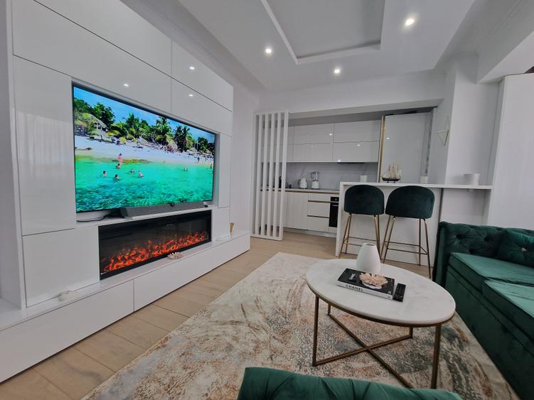 Apartament cu 3 camere decomandat, mobilat în Gara