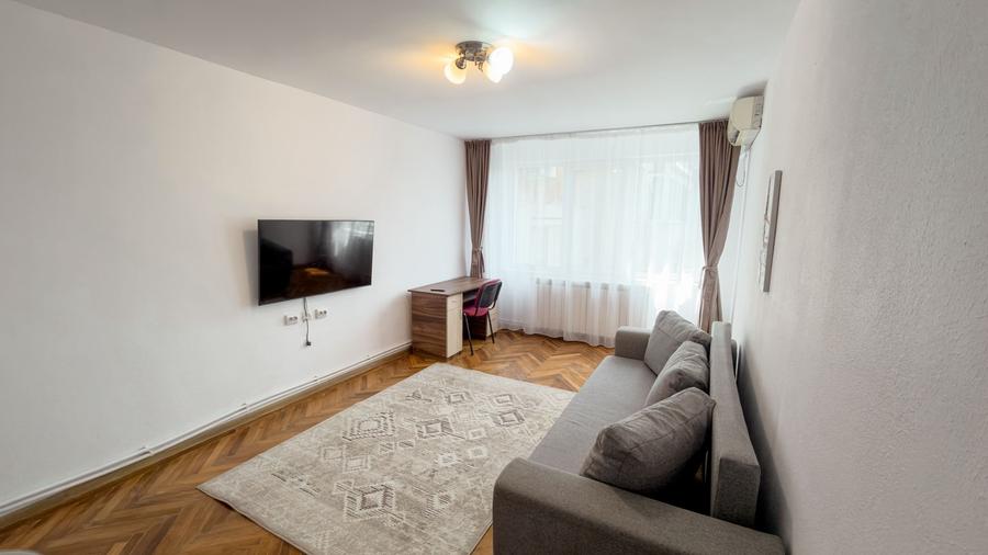 Apartament cu 2 camere decomandat în Central