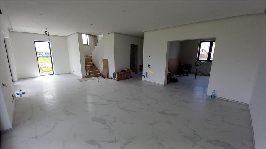 Casă individuală cu 4 camere cu Teren 700 Mp în Păulești