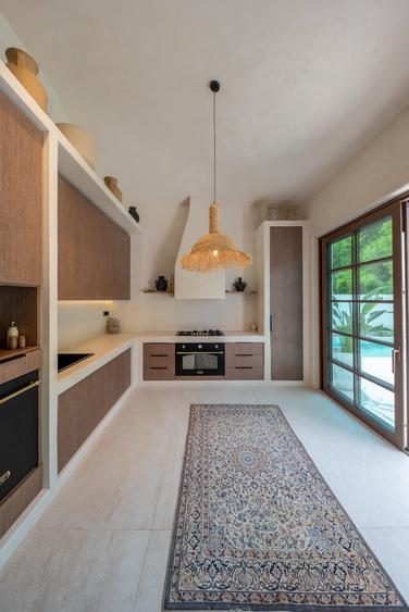 Casă individuală cu 5 camere cu Piscina în Gruiu