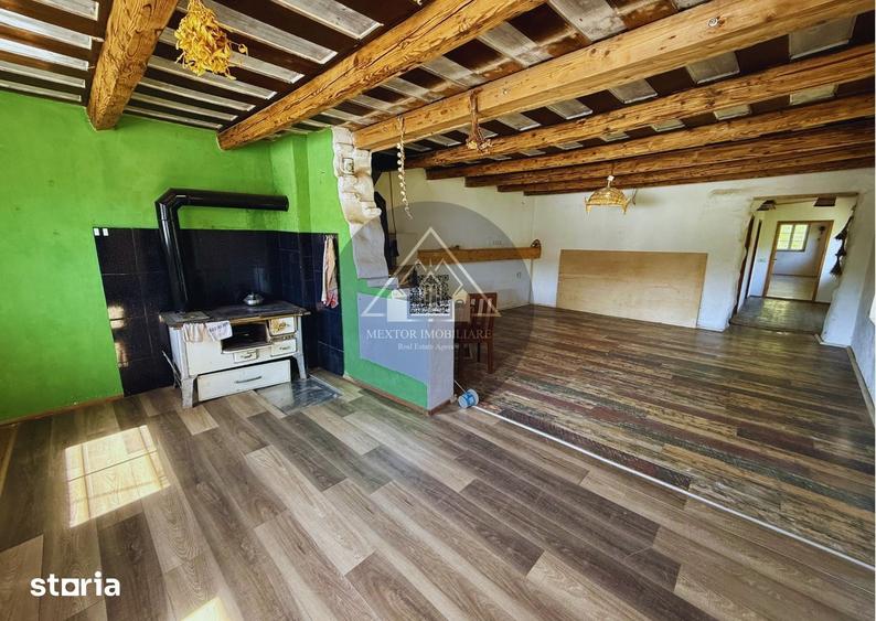 Casă cu 2 camere cu Teren 1414 Mp în Laslea