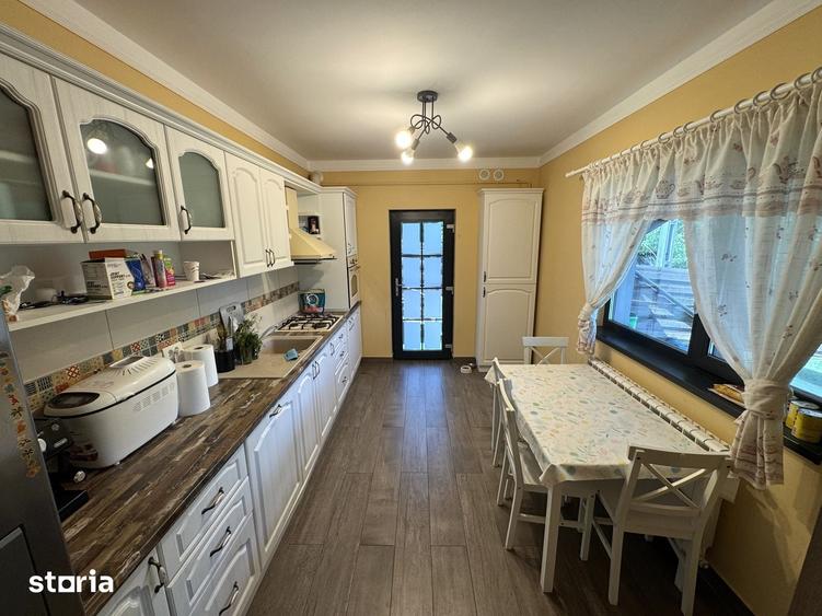 Casă cu 4 camere cu Teren 470 Mp în Rediu