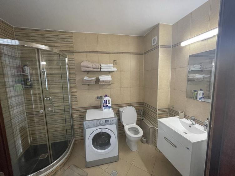 Apartament cu 3 camere decomandat în Faleză