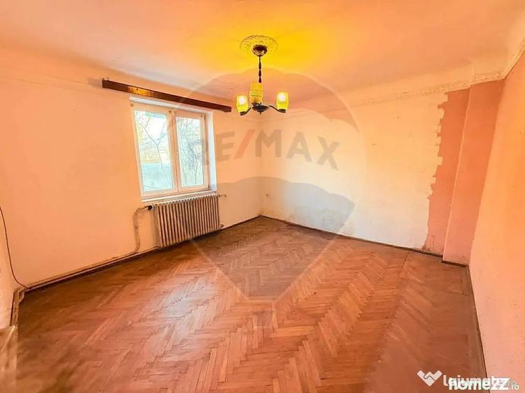 Casă cu 4 camere cu Teren 318 Mp în Gorjului