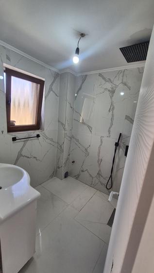 Casă cu 3 camere în Central
