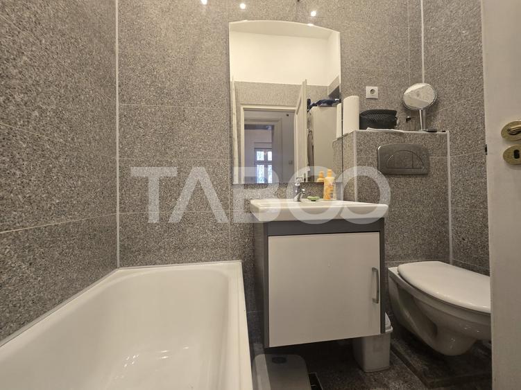 Apartament cu 3 camere semidecomandat, mobilat în Central