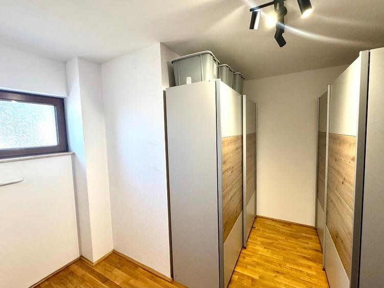 Casă individuală cu 5 camere cu Canalizare în Lunei