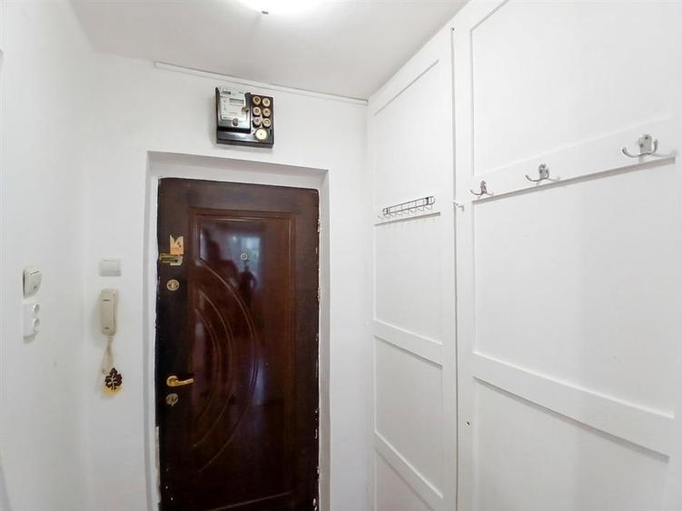 Garsonieră decomandată în Rogerius