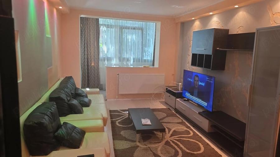 Apartament cu 2 camere decomandat în Micro 17