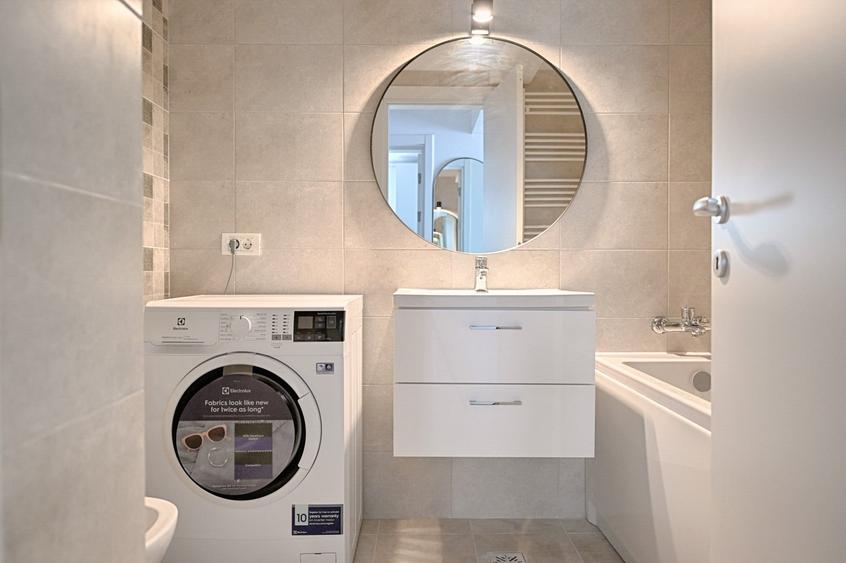 Apartament cu 2 camere semidecomandat, mobilat în Militari