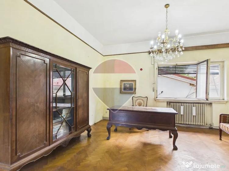 Apartament cu 4 camere semidecomandat în Ferdinand