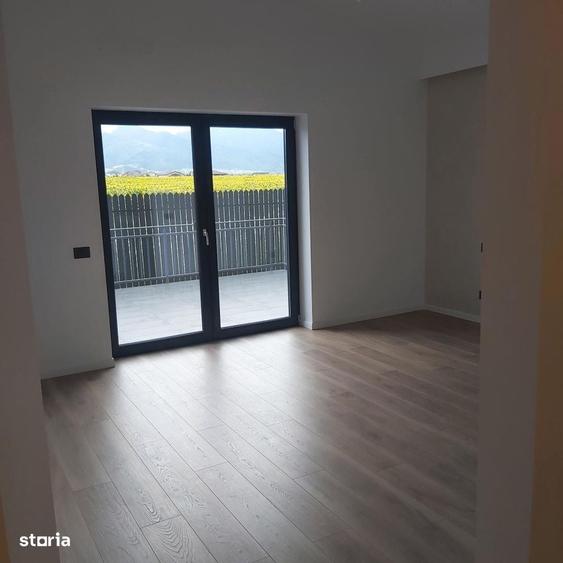Casă cu 3 camere în Tărlungeni
