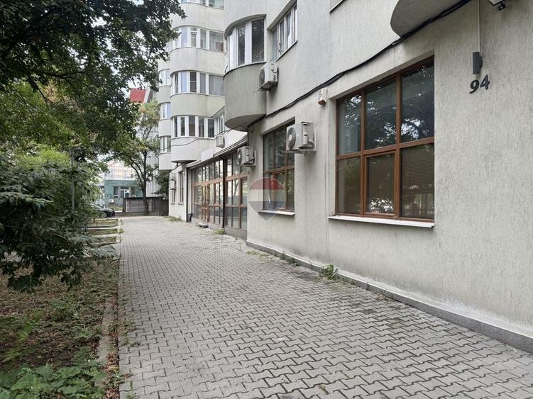 Spațiu comercial, de 304 mp, în Grivița
