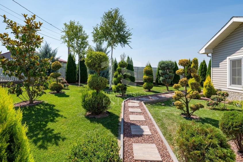 Casă individuală cu 5 camere cu Piscina în Siminoc
