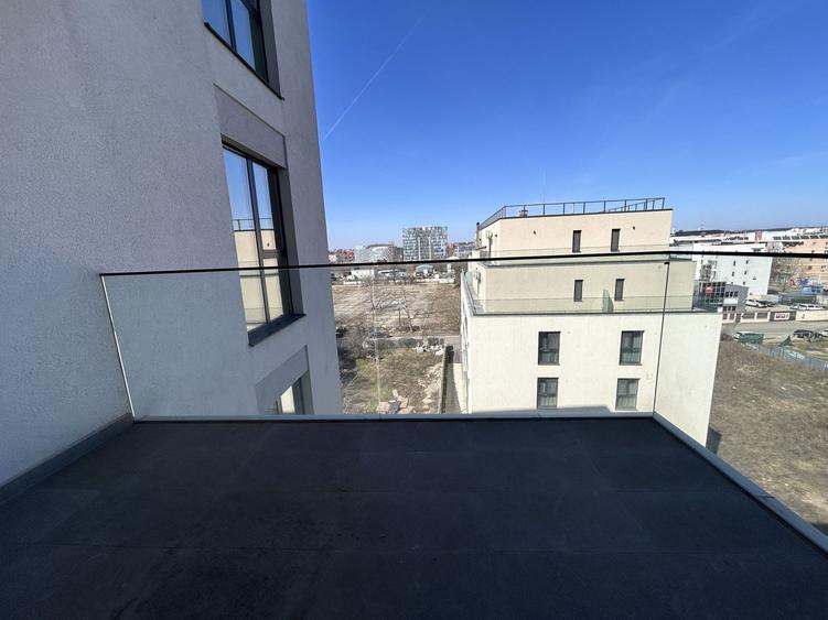 Apartament cu 2 camere decomandat în P-ta Presei Libere