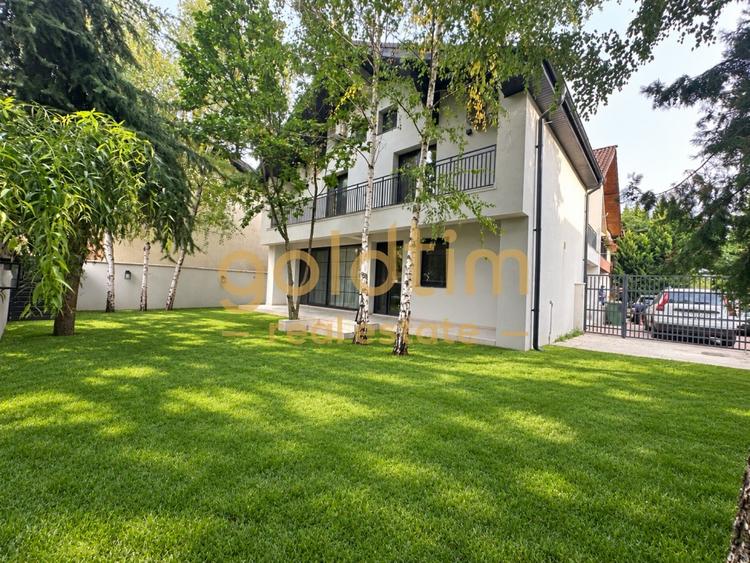 Duplex cu 4 camere cu Canalizare în Iancu Nicolae