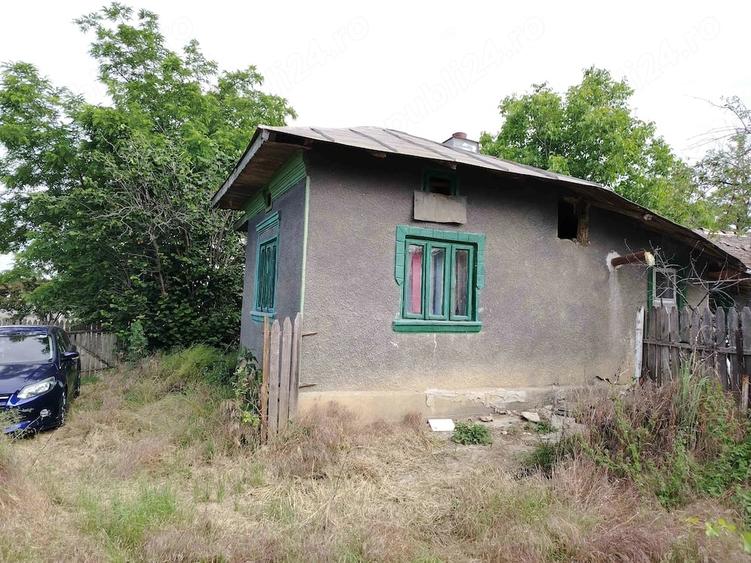 Casă cu 4 camere cu Teren 1500 Mp în Ulmu