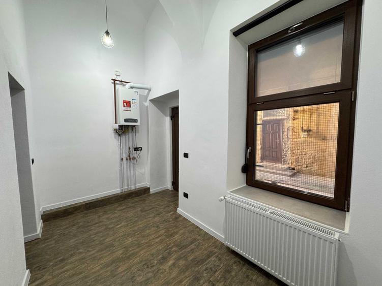 Apartament cu 2 camere semidecomandat în Ultracentral
