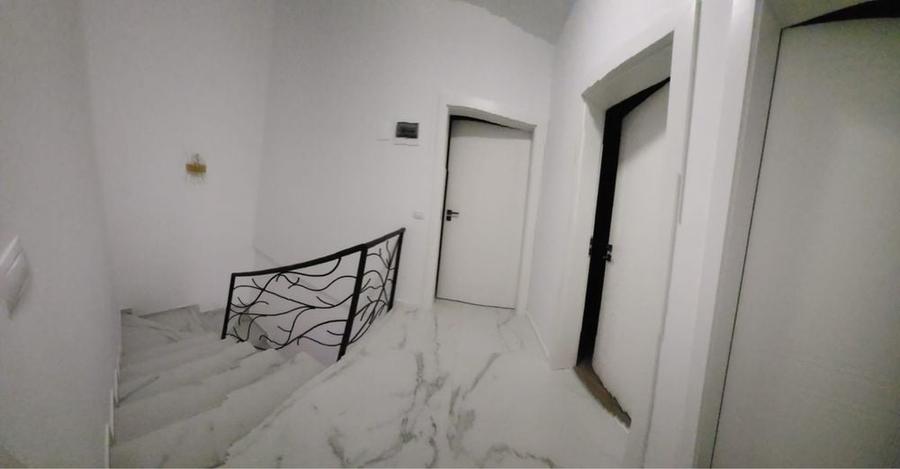 Casă cu 3 camere cu Teren 300 Mp în Central