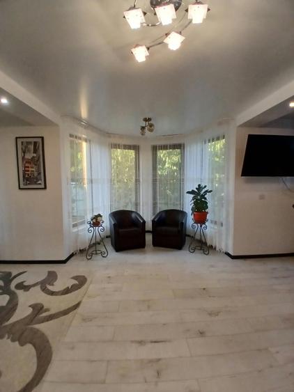 Casă individuală cu 5 camere cu Teren 2000 Mp în Exterior Nord