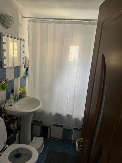 Apartament cu 3 camere decomandat în Exterior Vest