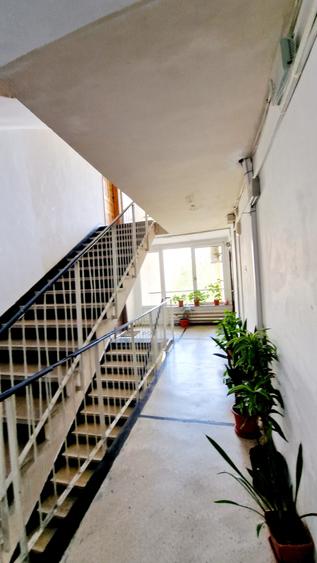 Apartament cu 2 camere semidecomandat, mobilat în P-ța Muncii