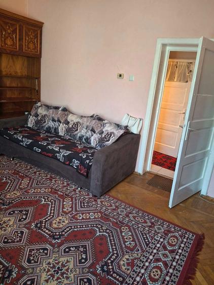 Garsonieră decomandată în Central
