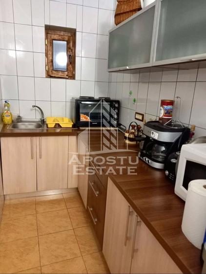 Casă individuală cu 8 camere cu Canalizare în Moneasa