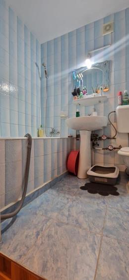 Apartament cu 3 camere decomandat, mobilat în Brâncoveanu