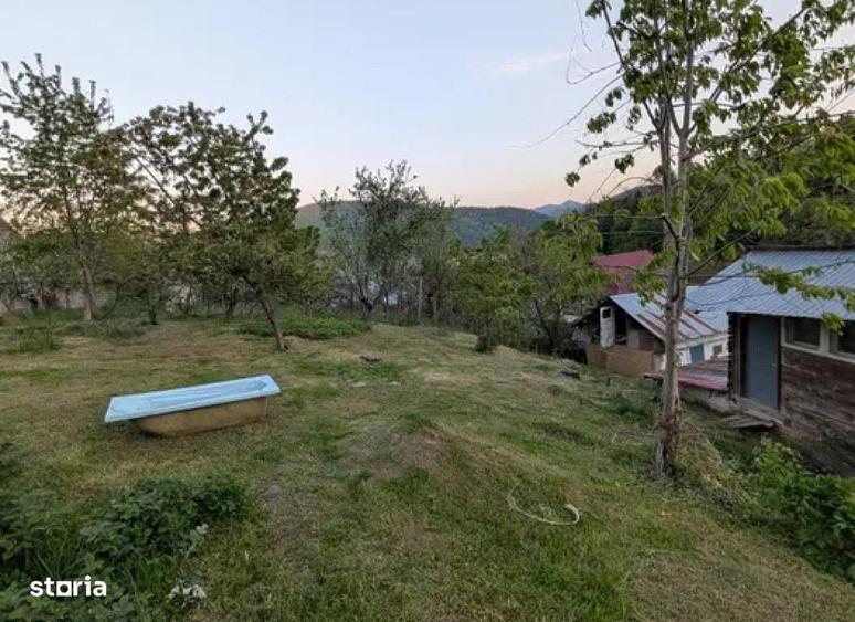 Casă cu 3 camere cu Teren 720 Mp în Sărata