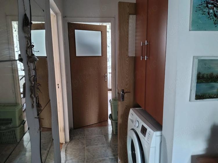 Apartament cu 3 camere decomandat în Giurgiului
