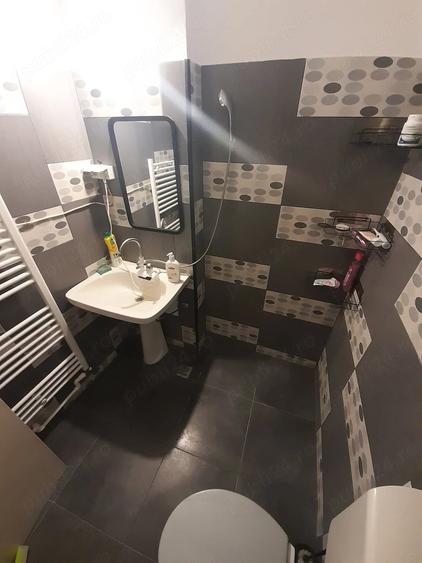 Apartament cu 4 camere decomandat în Criș
