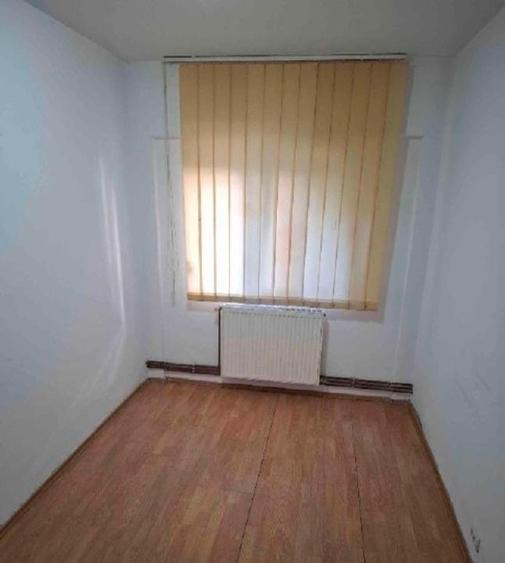 Apartament cu 3 camere decomandat în Steaua