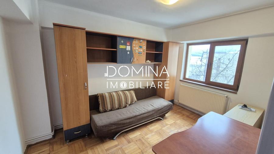 Apartament cu 3 camere decomandat în Central