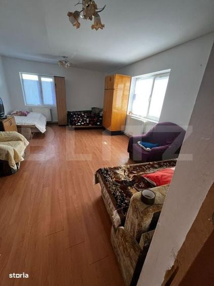 Casă cu 4 camere în Vânători