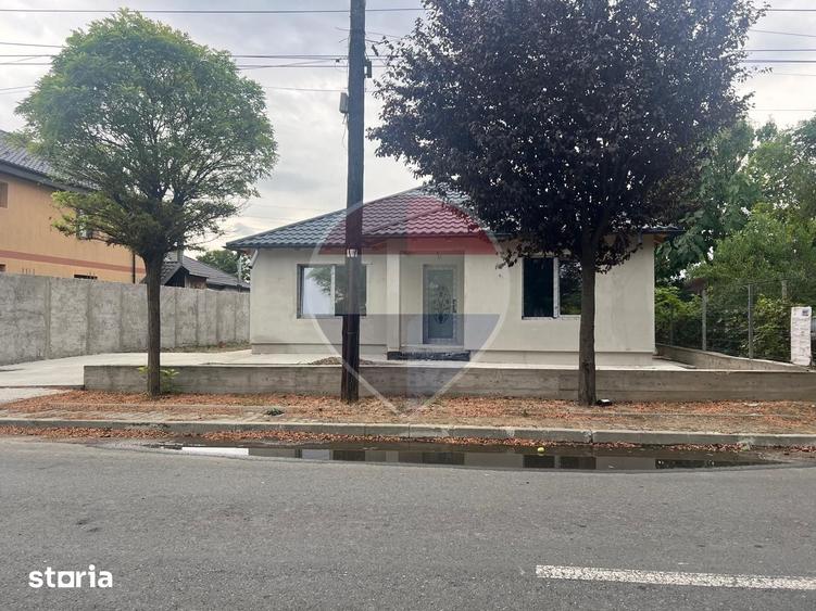Casă cu 3 camere cu Teren 357 Mp în Golești