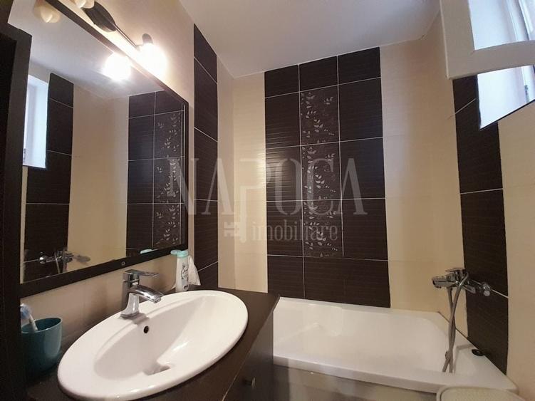 Apartament cu 3 camere semidecomandat în Decebal