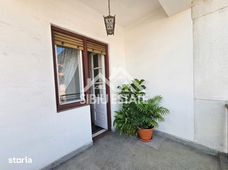 Casă cu 5 camere cu Teren 198 Mp în Central