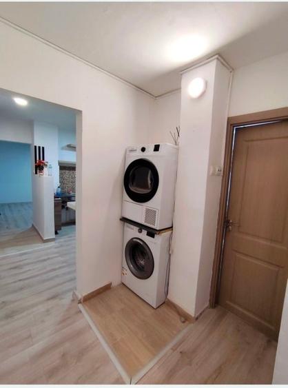 Apartament cu 3 camere decomandat, mobilat în Anda