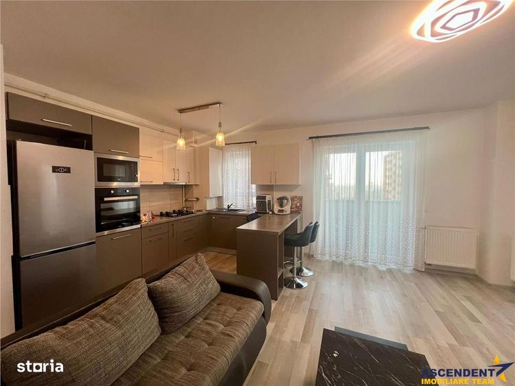 Apartament cu 3 camere decomandat, mobilat în Tractorul