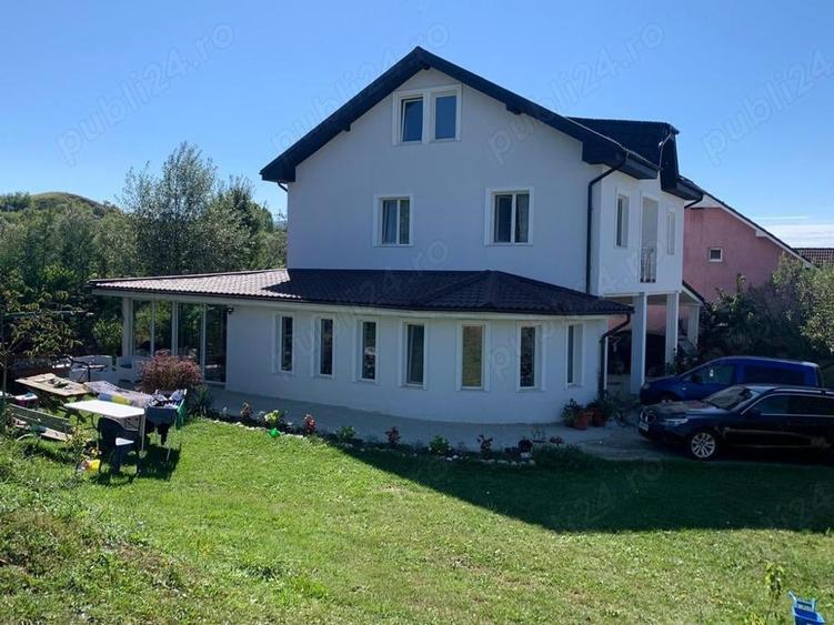 Casă cu 4 camere cu Teren 700 Mp în Central