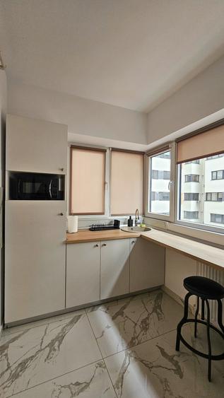 Apartament cu 2 camere semidecomandat, mobilat în 13 Septembrie