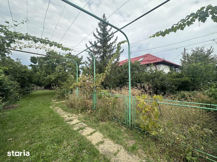Casă cu 4 camere cu Teren 1498 Mp în Florești